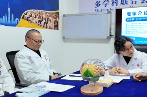 伍雪英教授每周坐诊成都军盛医院 共筑癫痫诊疗新高度 伍雪英教授每周坐诊成都军盛医院 共筑癫痫诊疗新高度